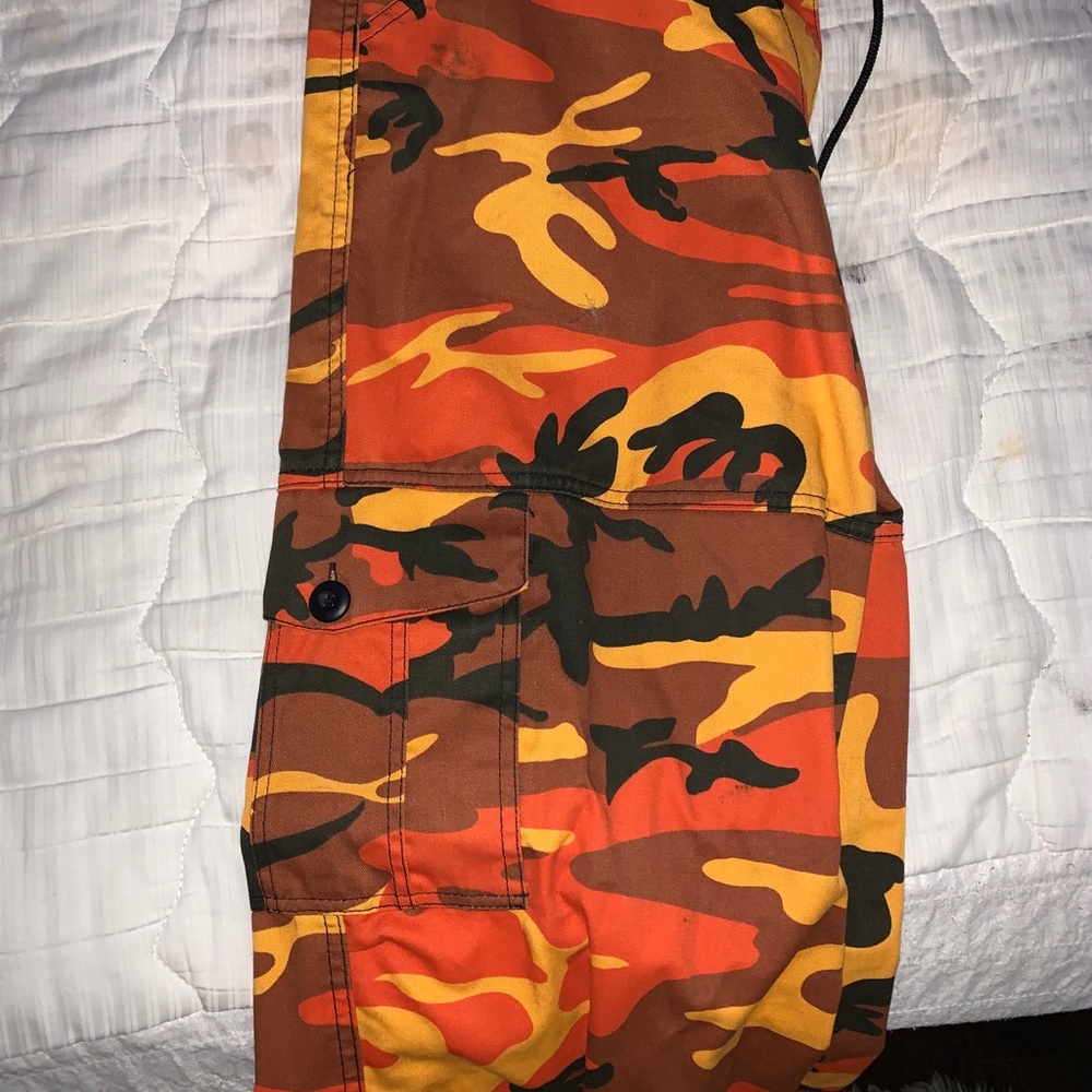 ORANGE CAMO PANTS